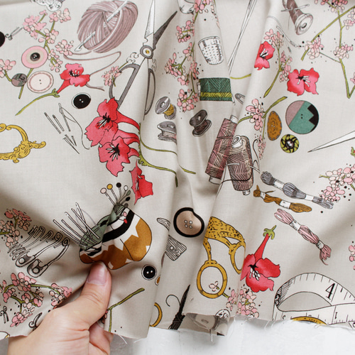 BOXティッシュケース（アレキサンダーヘンリーゾンビガール）