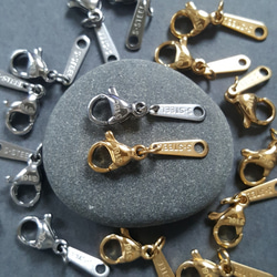 [2pcs] サージカルステンレス316L カニカン 刻印プレート 金属アレルギー対応 3枚目の画像