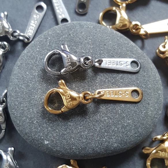 [2pcs] サージカルステンレス316L カニカン 刻印プレート 金属アレルギー対応 2枚目の画像