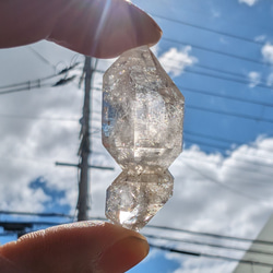 繊細さの中に宿る美☆彡】虹入りゴールデンルチルクォーツ 粒売り 透明