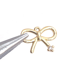 ejp574【2個入り】一粒 キュート リボンモチーフ 16KGP ゴールド チャーム 2枚目の画像