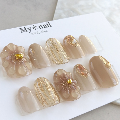 ネイルチップ 淡色ベージュ ぷっくりフラワー ニュアンスネイル