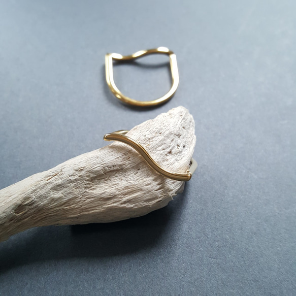 ウェーブデザイン ゴールドリング