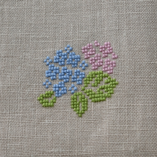 あじさい刺繍リネン巾着袋 クロスステッチのワンポイント刺繍 巾着袋