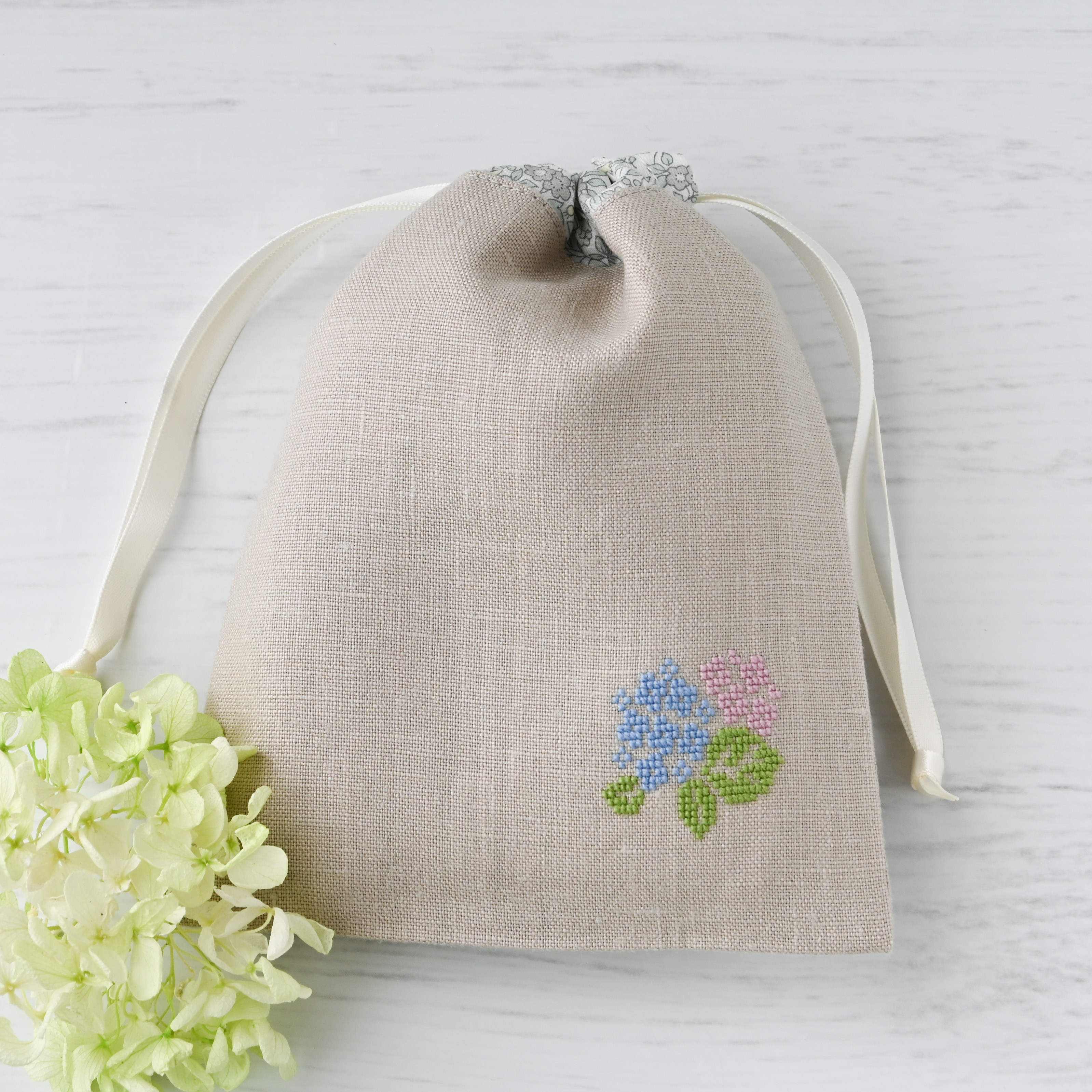 【美品】mizutani douguten リネン巾着袋 花刺繍