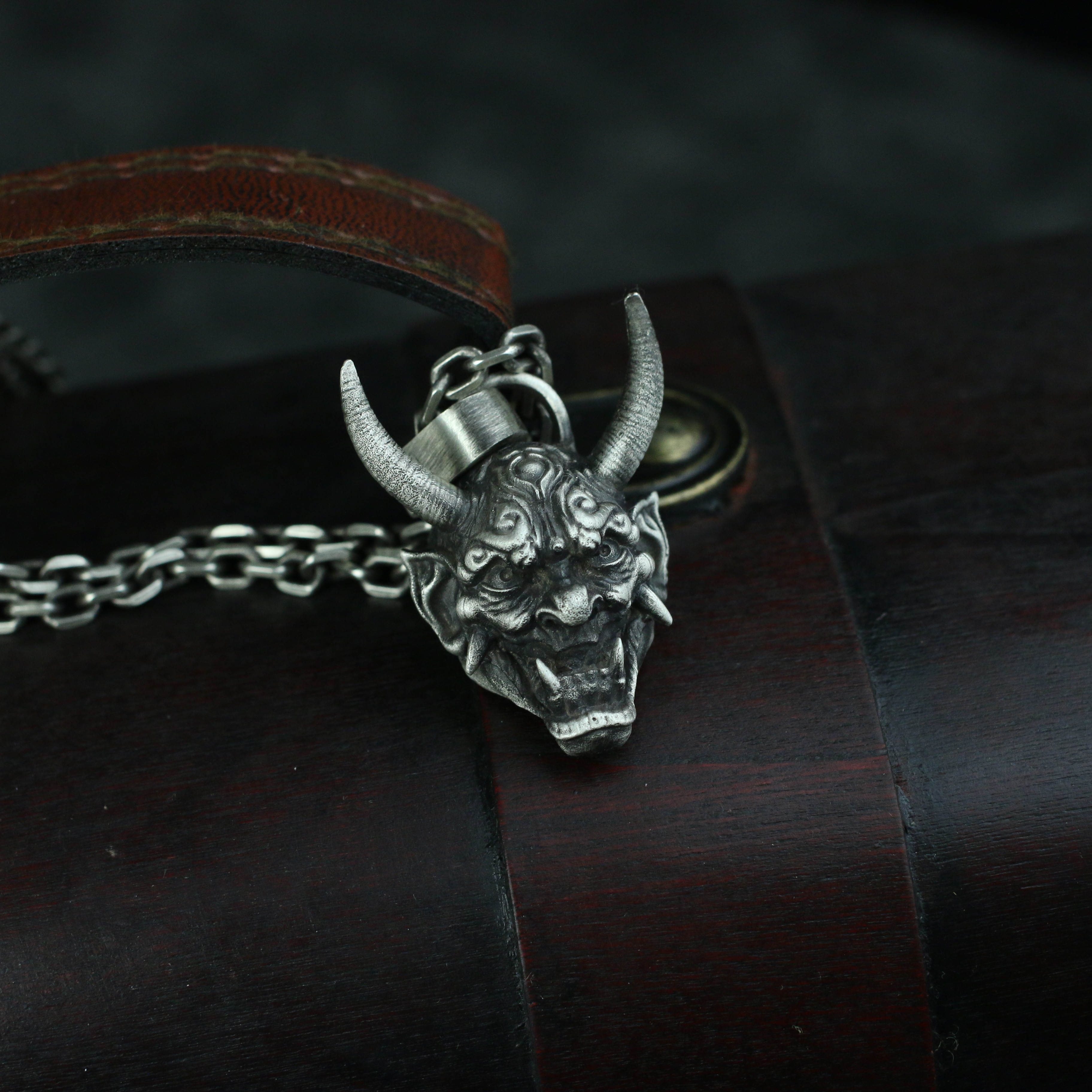 プラジナペンダント日本神話の幽霊と神々の宝石ペンダントタトゥーペンダントスターリングシルバー職人作り