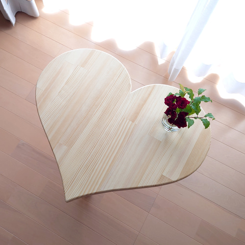 ハンドメイド　ハートのミニテーブル ハート型 ミニ テーブル 花台 可愛い かわいい 木工 家具 木テーブル
