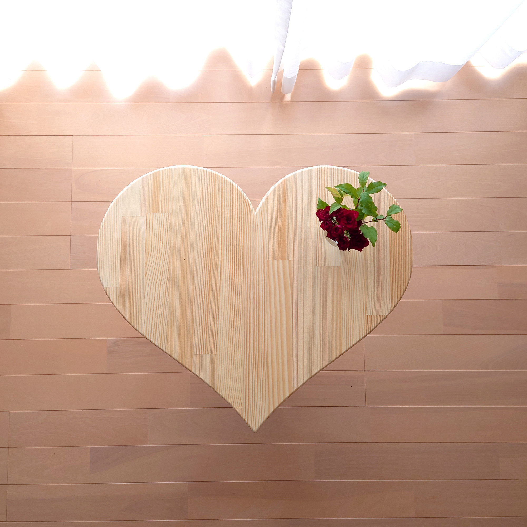 無垢材の不規則な座卓　ハンドメイド　一枚板　ミニテーブル　花台 送料無料/新品】 無垢材の不規則な座卓 ハンドメイド 一枚板