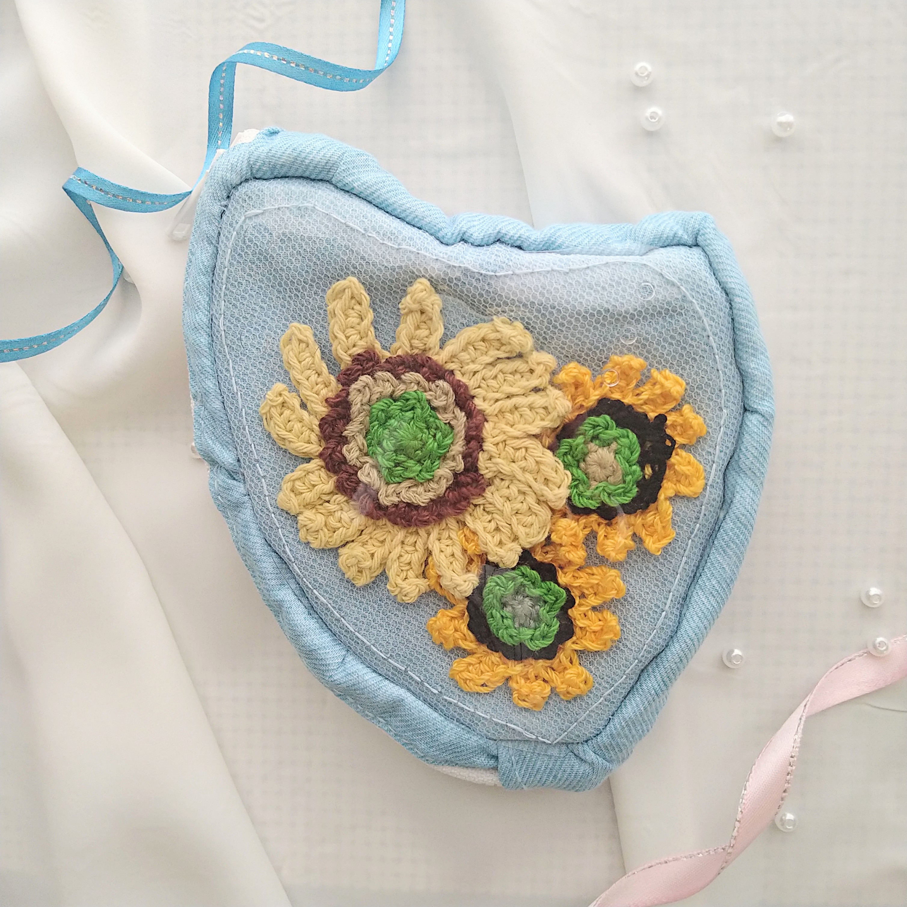 【送料無料】PVC×メッシュ ひまわりモチーフのポーチ デニム調(濃緑)