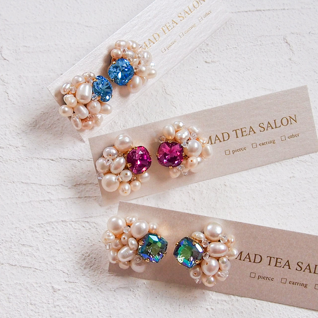 こぼれる淡水パールのイヤーアクセサリー