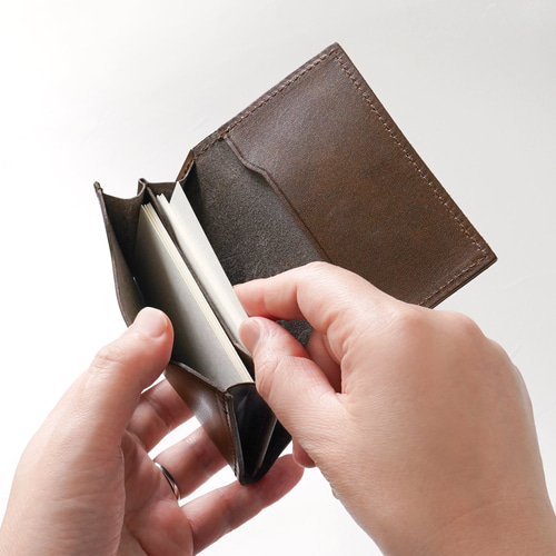 ARTS&SCIENCE 名刺入れ カードケース ◯ 革 ブラック 手縫い仕立ての