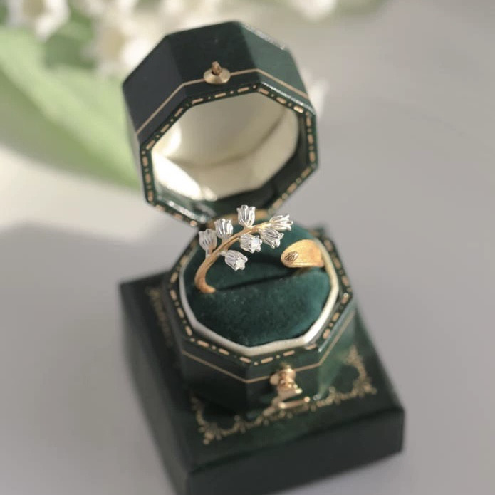 LALIQUE スズランのモチーフリング スズランのモチーフリング LALIQUE