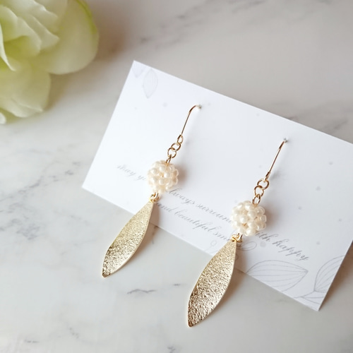 新作⭐　花柄　チェーン　ボール　ハンドメイド　ピアス　イヤリング　アクセサリー 新作⭐花柄チェーンボールハンドメイドピアスイヤリングアクセサリー