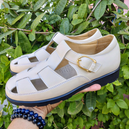 新品 ベネッシュ BENESU 外履きサンダル 24㎝ 009W 白 ベネシュ