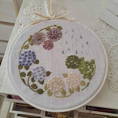 梅雨、アジサイのリース刺繍 その他置物 Tompkin's 通販
