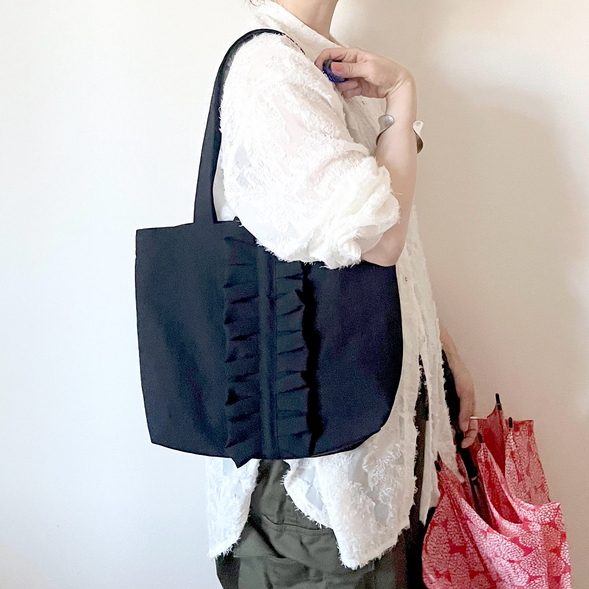 ぐれ ブラック 麻紐フリルバッグ ♪ ハンドメイド e121b0126c9aee7f8e202be56c6956