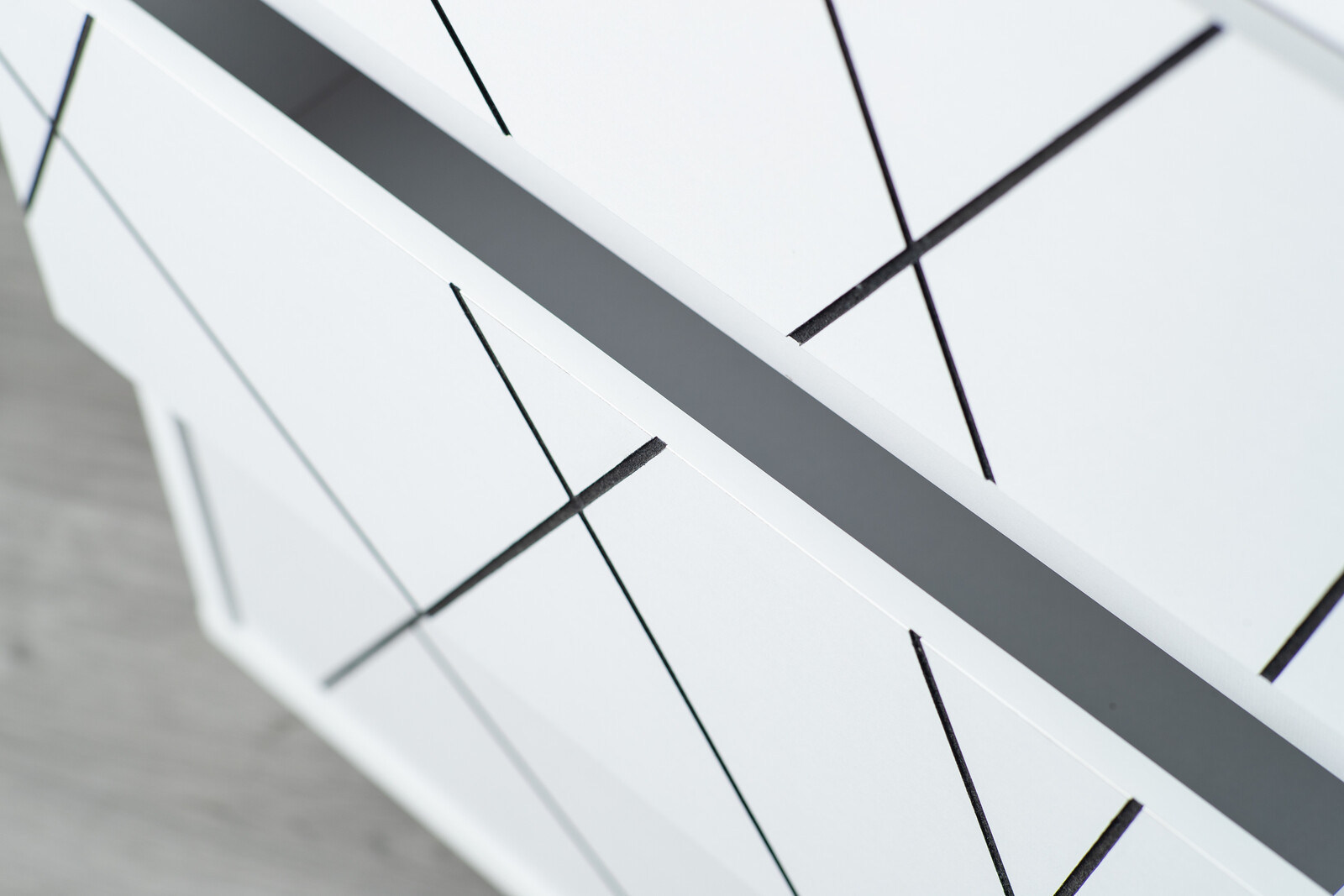 キャビネット チェスト　棚　 収納　リビング 幾何学模様でお部屋にアクセントを 【LBZ-SD-12154493】