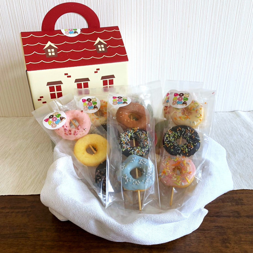 パーティやお手土産に】FAMILYボックスドーナツ（3ピース x 6本