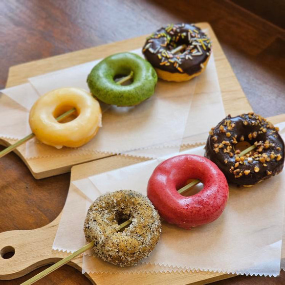 パーティやお手土産に】FAMILYボックスドーナツ（3ピース x 6本