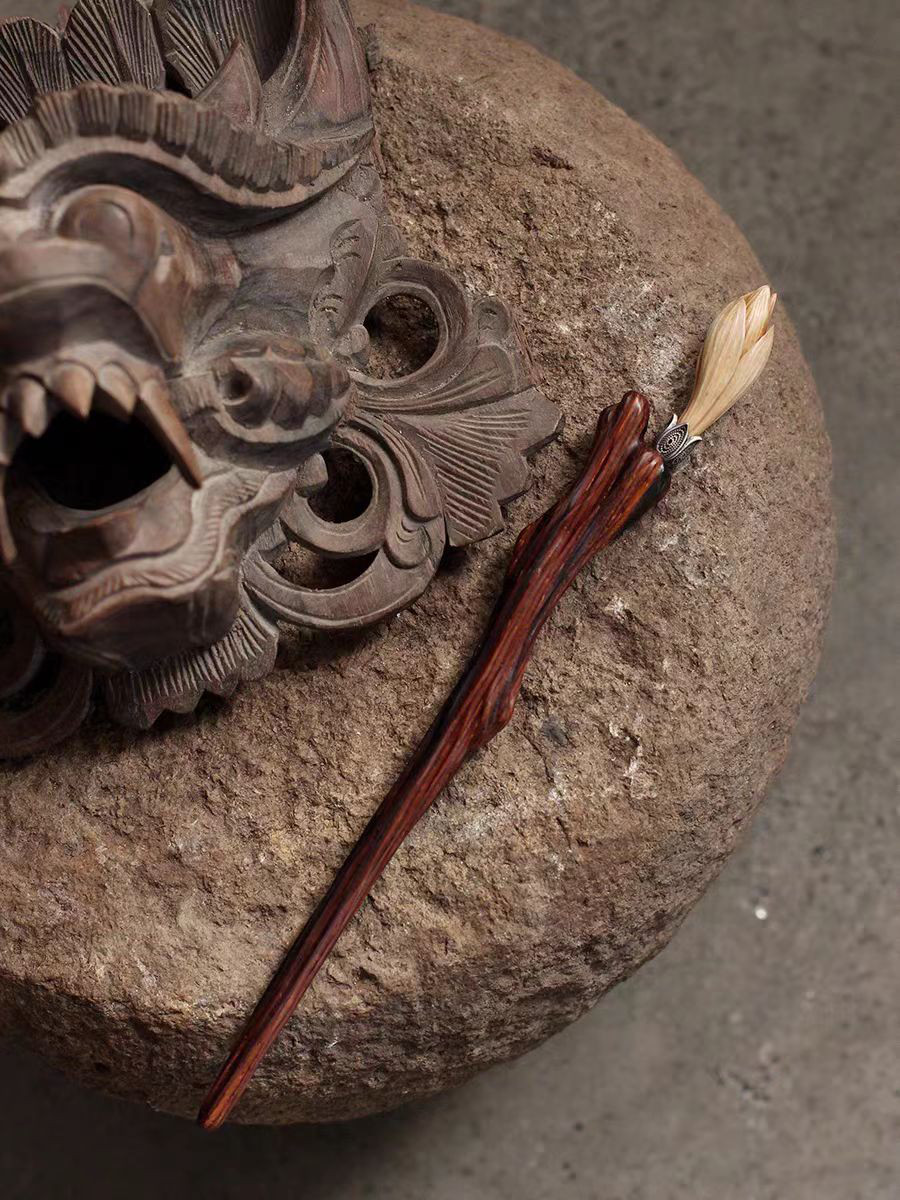 ハンドメイド かんざし 手作り 夢の中の花 木簪 黄檀 鹿の角 マジェステ 和装髪飾り ヘアアクセサリー 誕生日 記念日