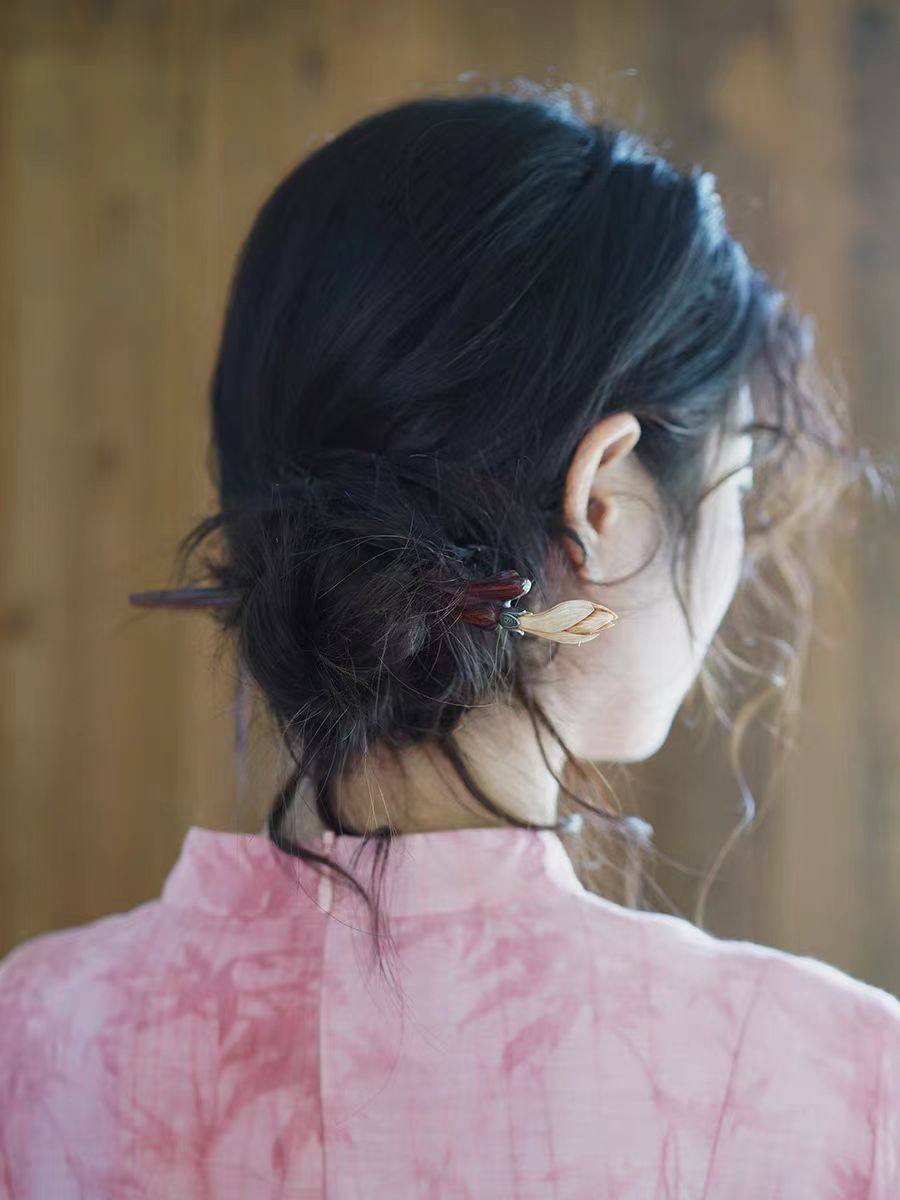 ハンドメイド かんざし 手作り 夢の中の花 木簪 黄檀 鹿の角 マジェステ 和装髪飾り ヘアアクセサリー 誕生日 記念日