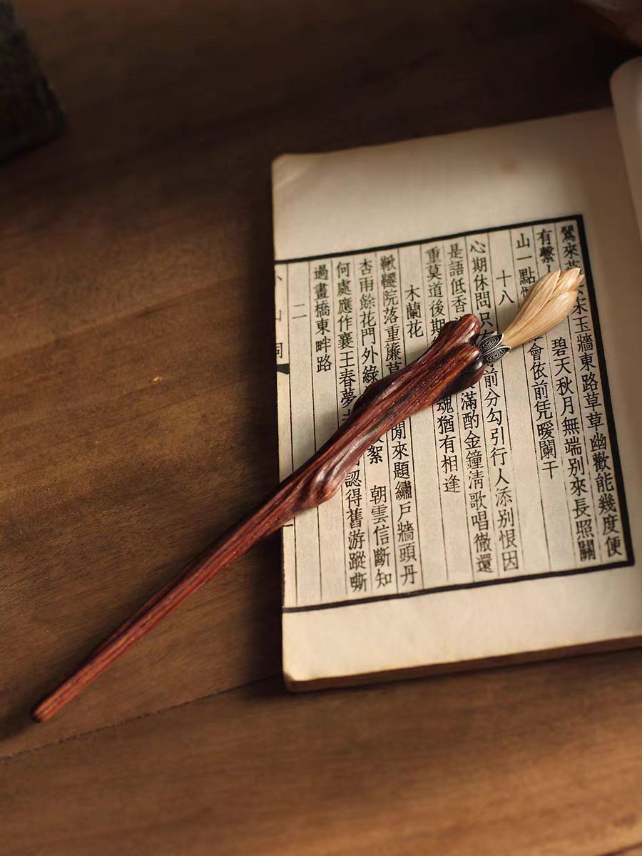 ハンドメイド かんざし 手作り 夢の中の花 木簪 黄檀 鹿の角 マジェステ 和装髪飾り ヘアアクセサリー 誕生日 記念日