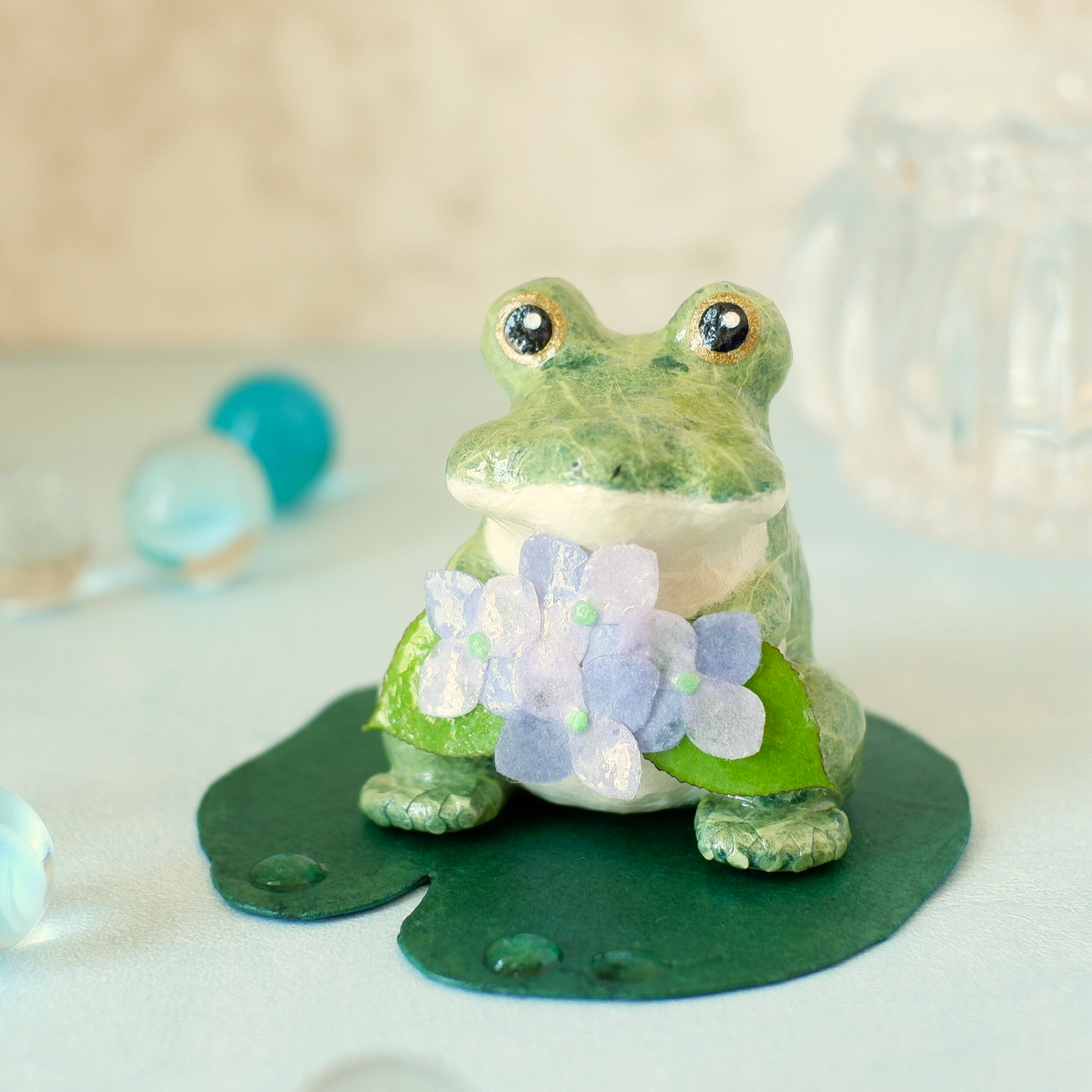 『紫陽花の花束をあなたに』カエルと紫陽花　和紙インテリア/置物