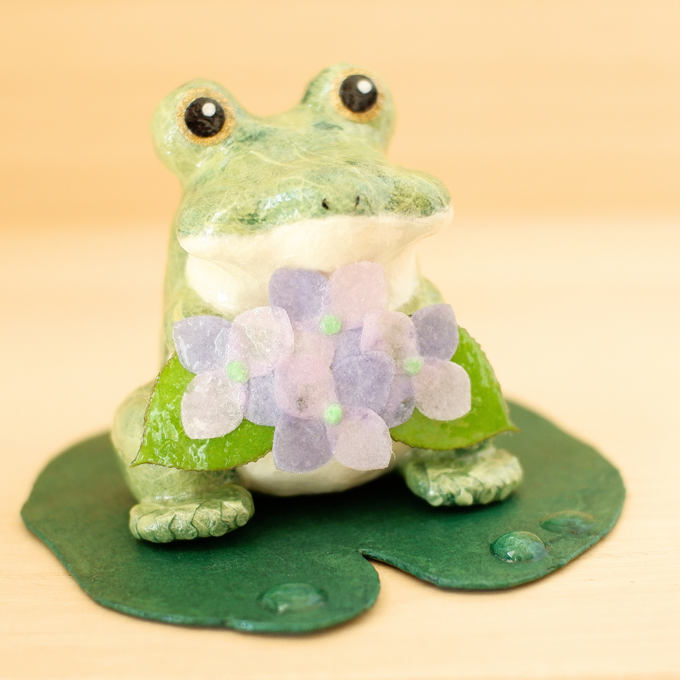 『紫陽花の花束をあなたに』カエルと紫陽花　和紙インテリア/置物