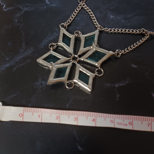 雪の結晶・星をモチーフ】ステンドグラス・ネックレス アスタリスク型 