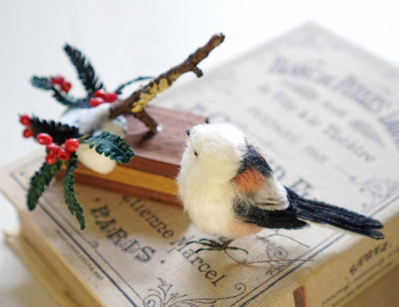 ＊野鳥＊羊毛フェルト シマエナガ(台座付) 4枚目の画像