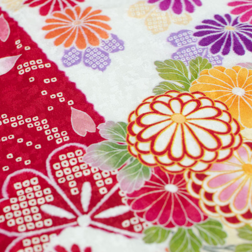 正絹 華やかな花柄振袖見本ハギレ 85cm 和小物、つまみ細工などに