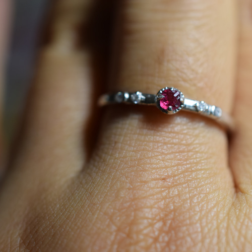 SR4-146 シルバー 宝石質 明るい ローズピンク色 ミニ スピネル