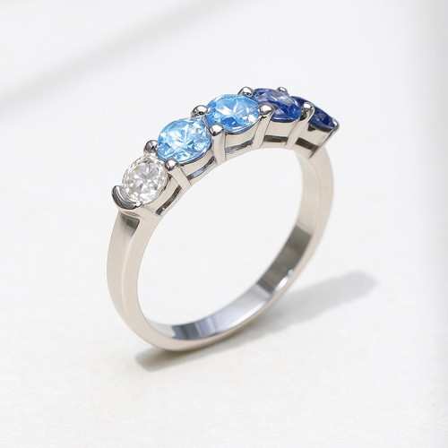 モアサナイト マルチカラーリング 4mm 5石｜ブルーグラデーション