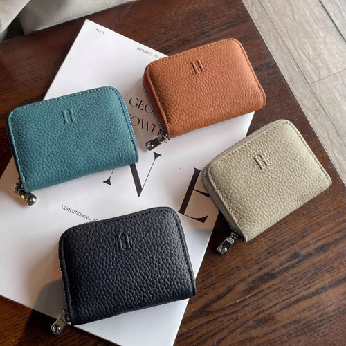 Hスペルエンボス加工レザーミニ財布 コインケース有り 高見えデザイン