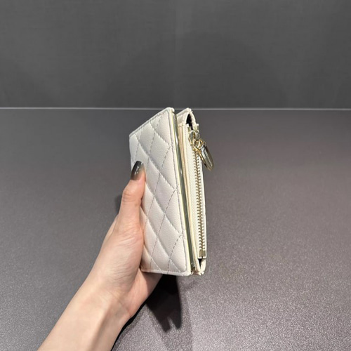 【今大人気☆】キルティングレザー ミニ財布 すぐ届く キルティングレザーミニ折り畳み財布 3色 ステッチ刺繍 大人