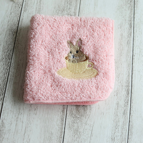 うさぎのティータイム 刺繍ハンカチタオル ハンカチ・手ぬぐい Shijimi