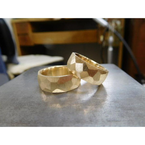 k18平甲丸槌目リング　鍛造　20号 ゴールド 結婚指輪 鍛造 手作り 18k 18金 k18 太め 幅広い 平甲