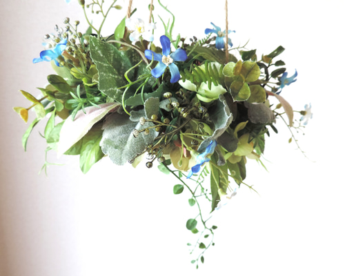 新作】フライングリース たっぷりグリーン＆ブルー小花 ミニ リース