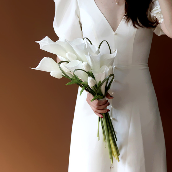ウエディングブーケ カラーのブーケ 結婚式の花嫁 白