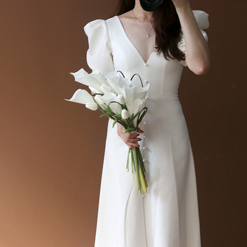 ウエディングブーケ カラーのブーケ 結婚式の花嫁 白