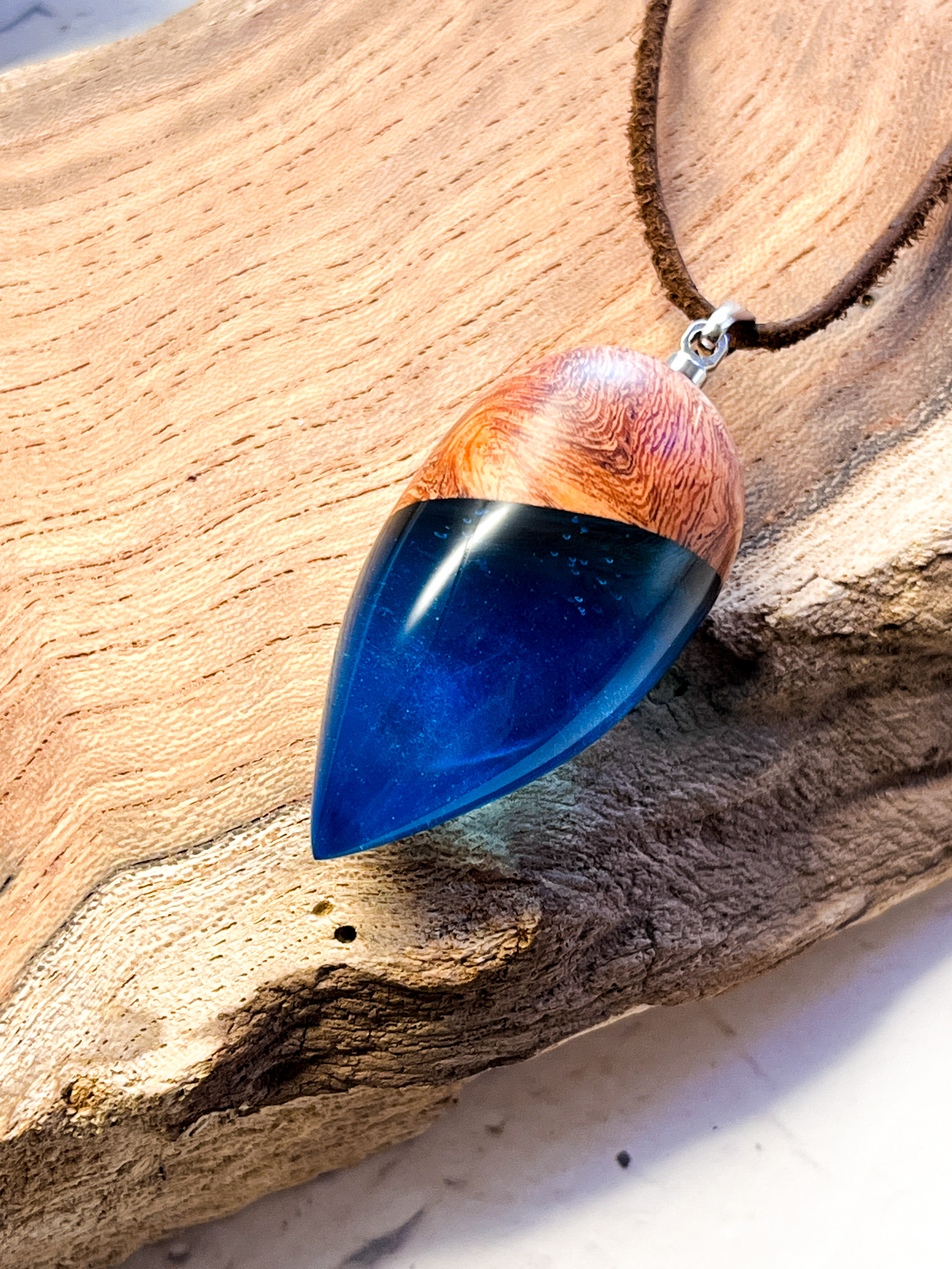 ウッドレジン ネックレス どんぐり〜ブルー〜