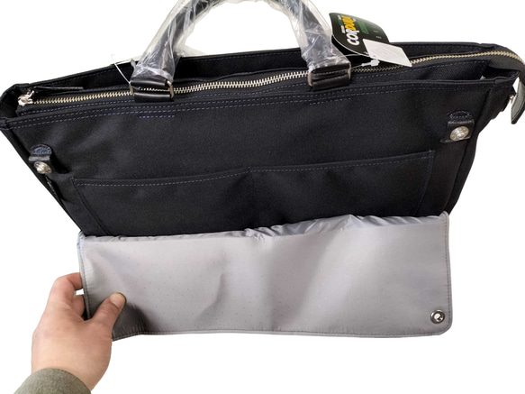 前面・背面部分に贅沢に本革を使用。 No.5005-01 「コーデュラ・本革コンビビジネスバッグ」 兵庫県豊岡製 