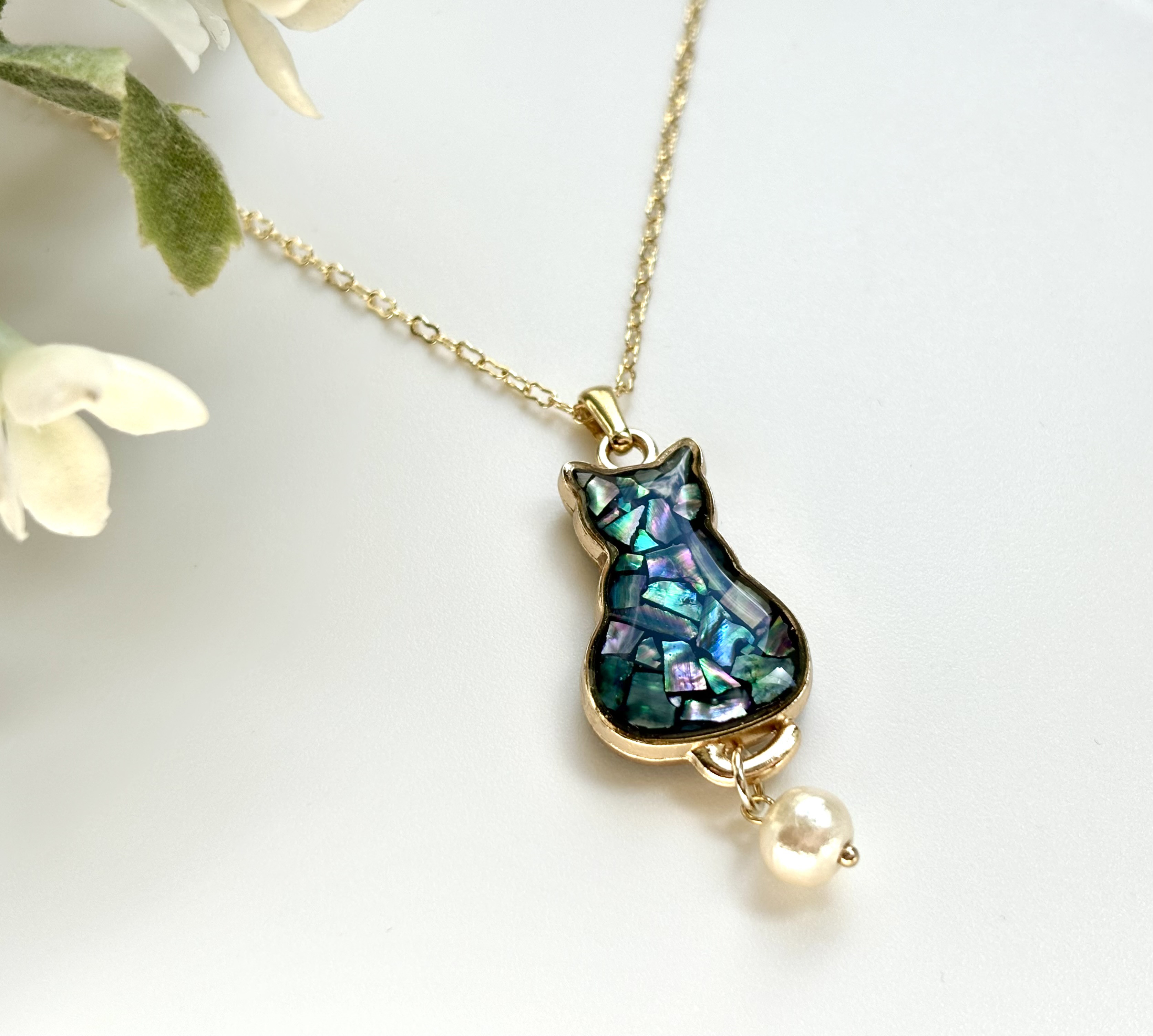 再販 レジン 螺鈿細工風猫ちゃんのネックレス ネックレス
