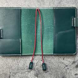 【手縫】ほぼ日5年手帳用ブルーグリーン本革カバー（角花飾）2本しおり付き（バタフライストッパー） 9枚目の画像