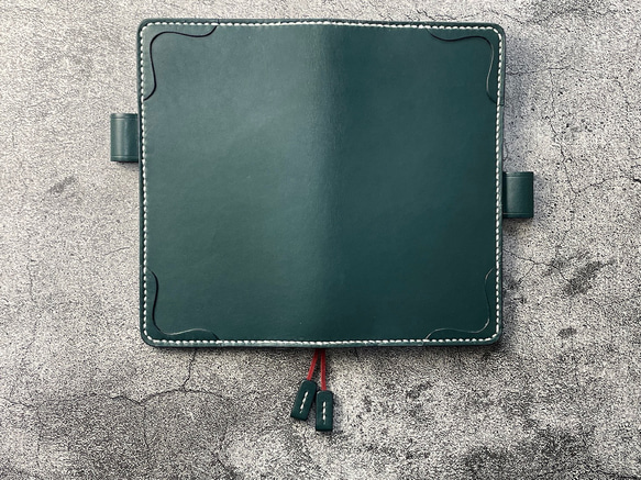 【手縫】ほぼ日手帳weeks通常版とMEGA兼用ブルーグリーン本革カバー（角花飾）2本しおり付き（バタフライストッパー） 9枚目の画像