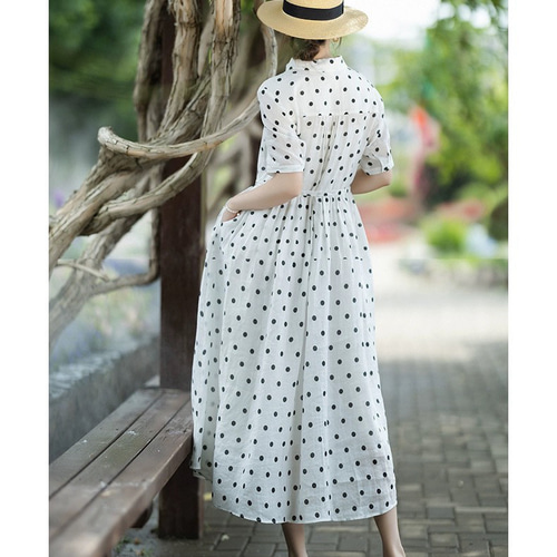 きれいめランドカラーとピンタック 水玉のラミー/麻のロングワンピース