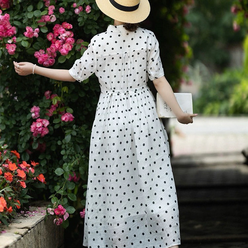 きれいめランドカラーとピンタック 水玉のラミー/麻のロングワンピース