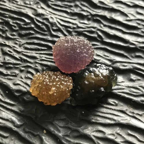 ゴビ石−1264 ゴビ瑪瑙 地表 黒山瑪瑙 『数の子』 その他置物 KIKI