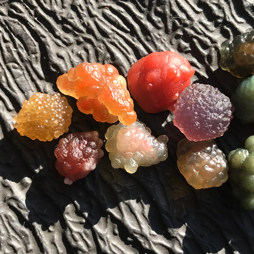 ゴビ石−1264 ゴビ瑪瑙 地表 黒山瑪瑙 『数の子』 その他置物 KIKI