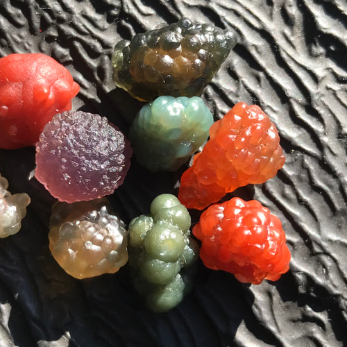 ゴビ石−1264 ゴビ瑪瑙 地表 黒山瑪瑙 『数の子』 その他置物 KIKI